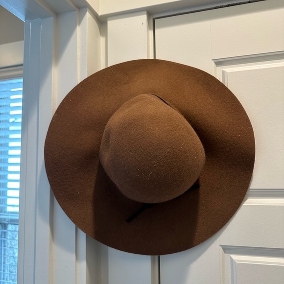 Elegant Brown Floppy Hat with Black Ribbon - Picture 2 of 2